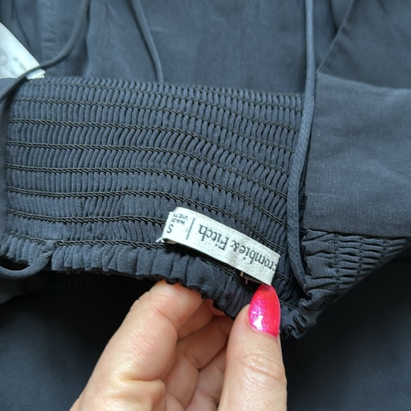 Abercombie & Fitch Black Top - Picture 3 of 3